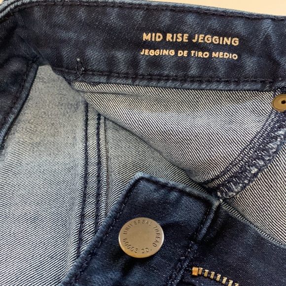 Universal Thread Mid Rise Jeggings Size 4 - Picture 4 of 4